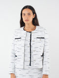 Chaqueta corta estilo Chanel