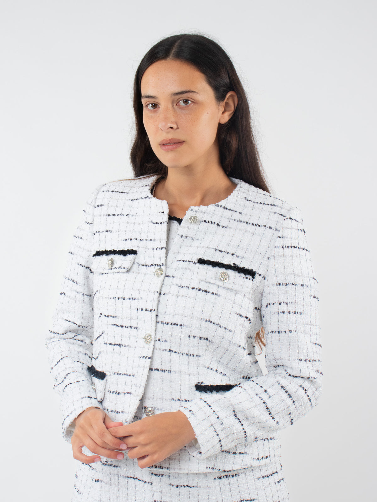Chaqueta corta estilo Chanel