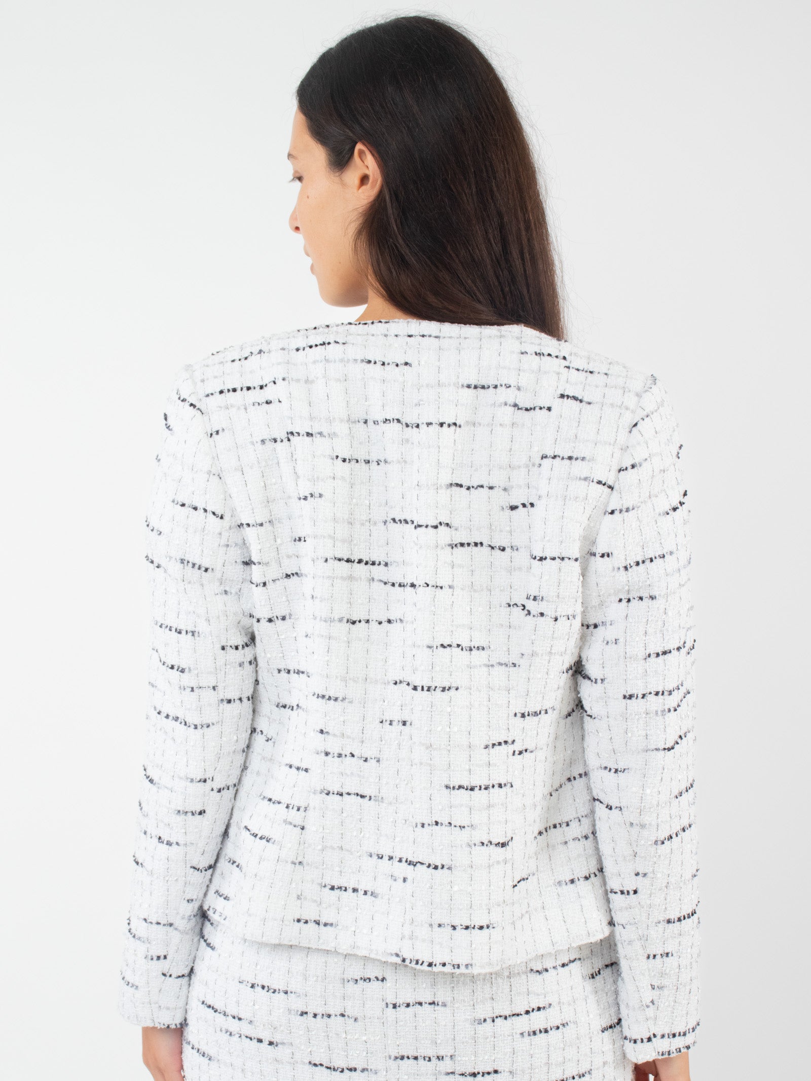Chaqueta corta estilo Chanel