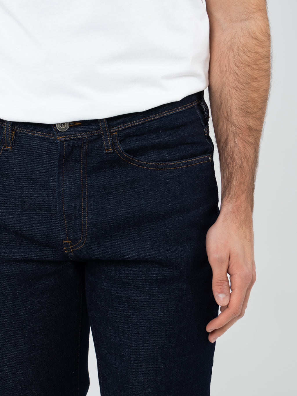 Pantalón tejano stone wash regular fit