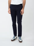 Pantalón chino slim fit