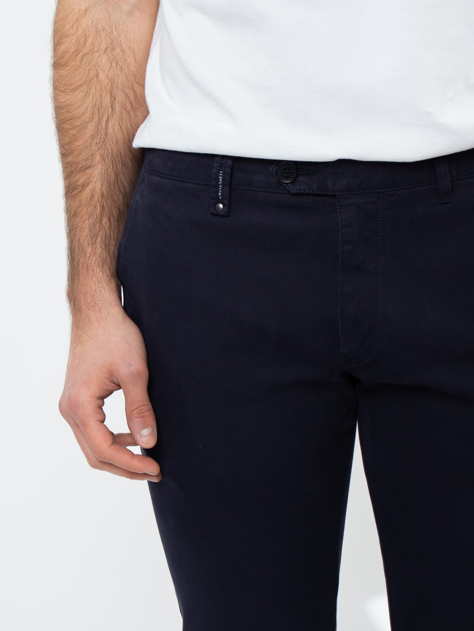 Pantalón chino slim fit