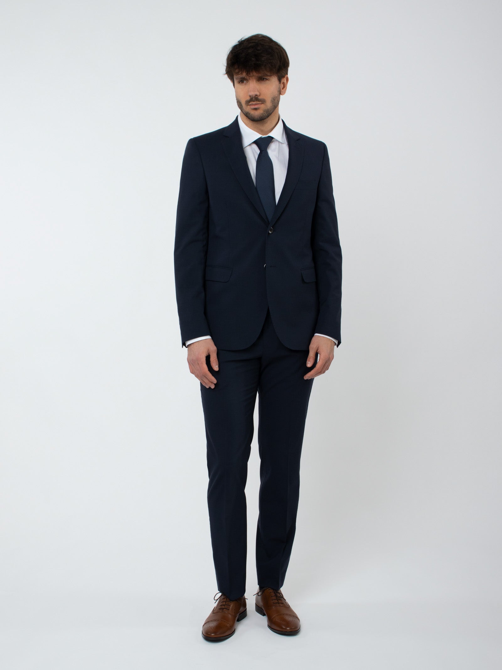 Slim fit false plain wool suit